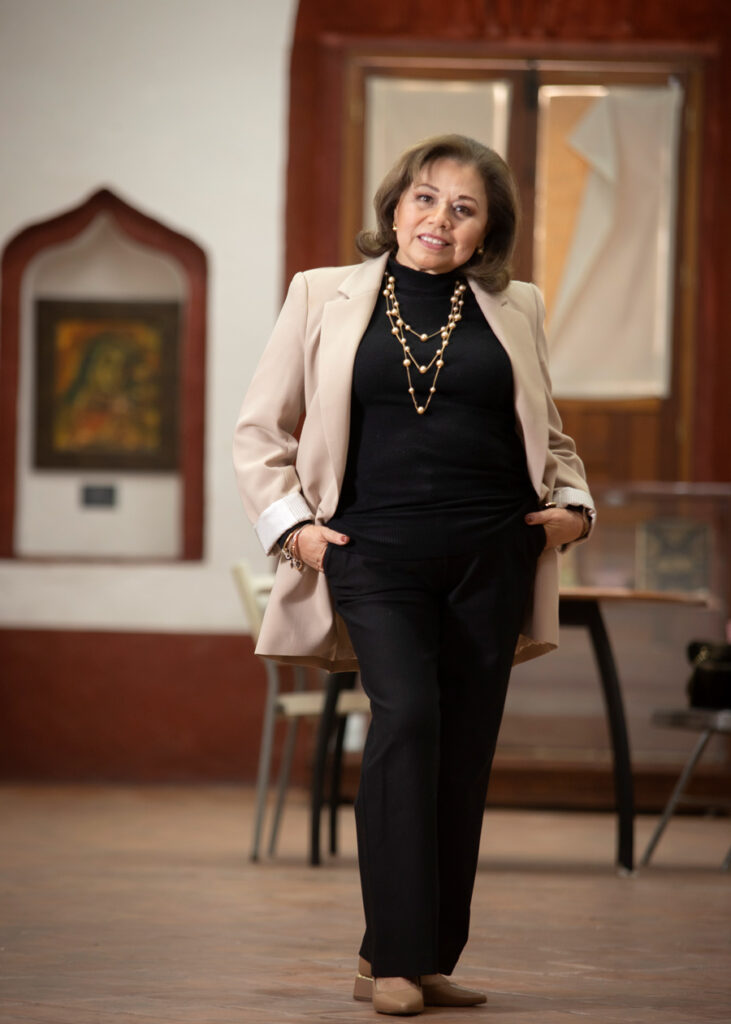 Adriana Olvera de Macías